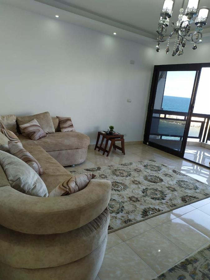 Apartment شقةفاخرةبجليم على البحر مباشرة *